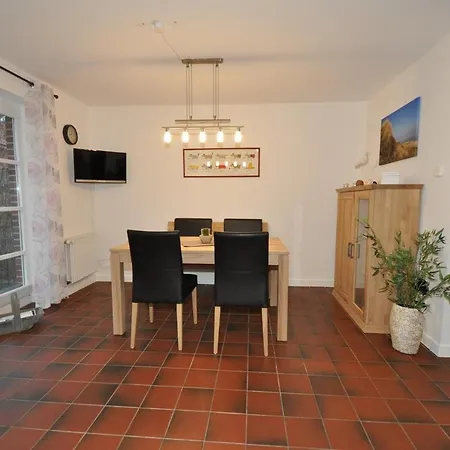 Doppelhaushaelfte Strandhus