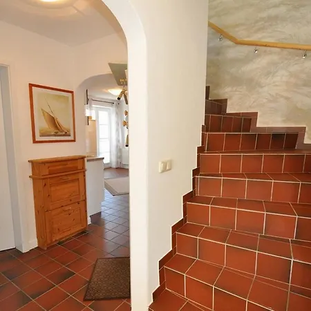 Holiday home Doppelhaushaelfte Strandhus