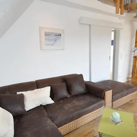 Holiday home Doppelhaushaelfte Strandhus