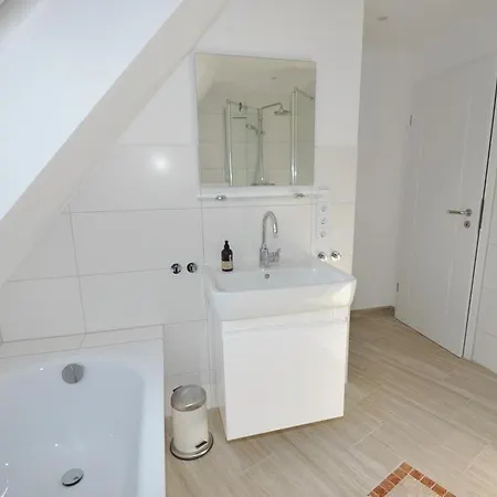 Holiday home Doppelhaushaelfte Strandhus *